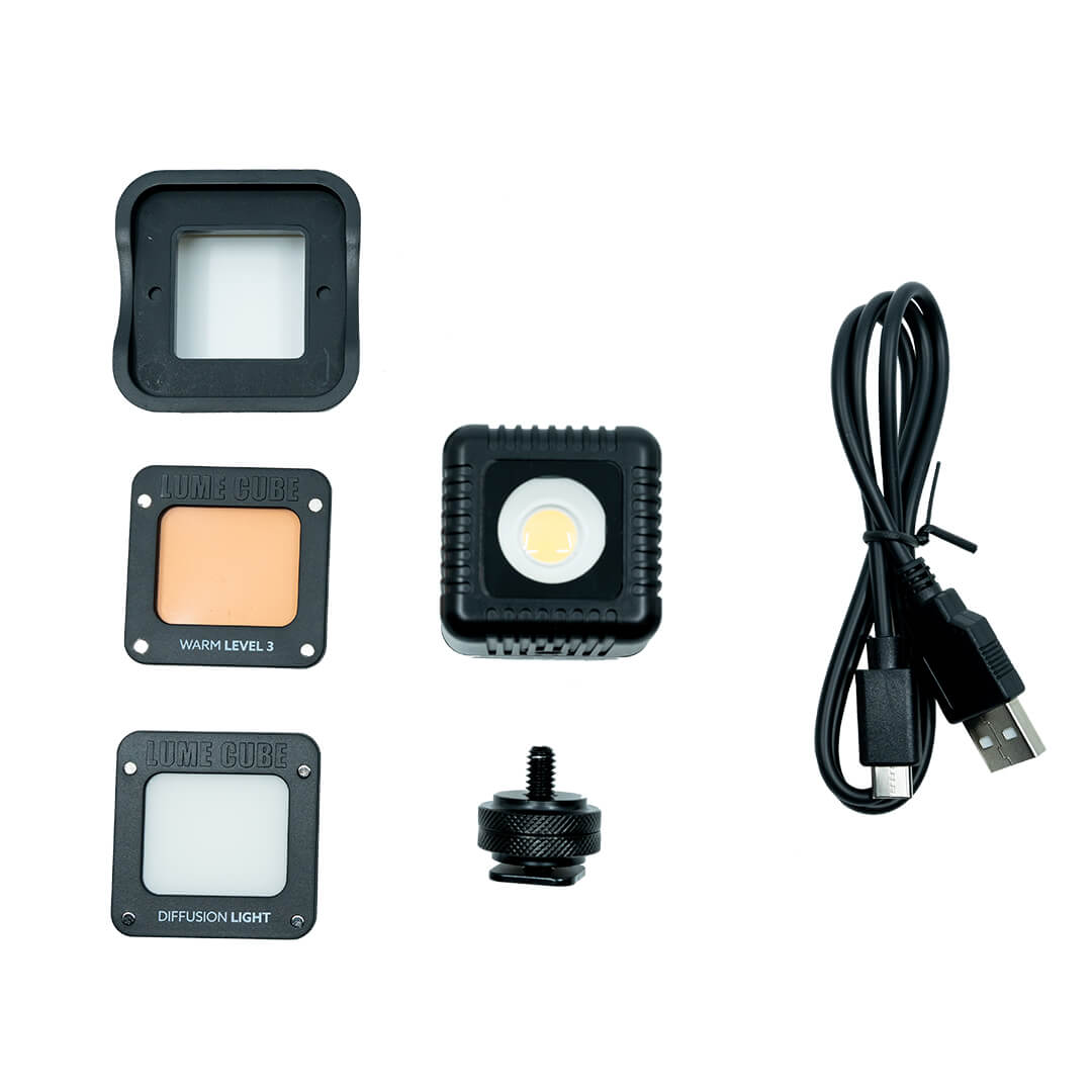 Lume Cube 2 box contents